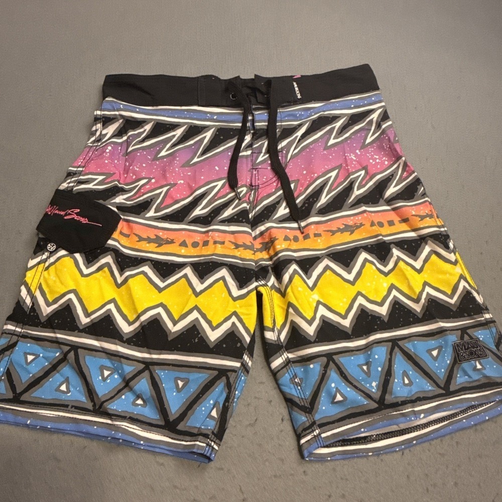 Maui and Sons SHORTS MENS 32 Black Shark 4 Way Stretch Board LOUD GEOMETRIC